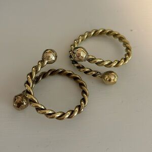 Vintage brass napkin rings set of TWO napkin holders twisted metal ‘rope’ shape